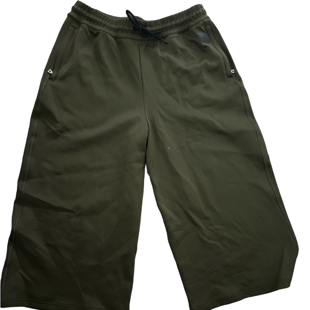 Nike Wide Leg Cropped Pants